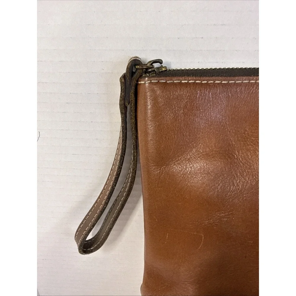 Patricia Nash Cassini Tan Genuine Leather Wristlet Clutch Purse P34901